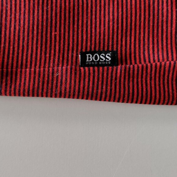 Hugo Boss Mercerized Cotton V Neck Shirt Red Blk L - Picture 3 of 4